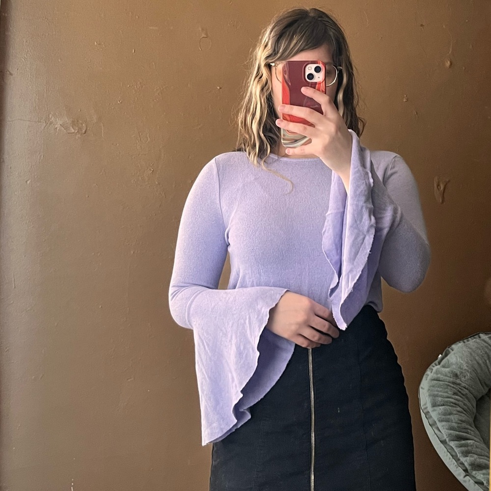 Soft Sweater with Flare Hangin Sleeves